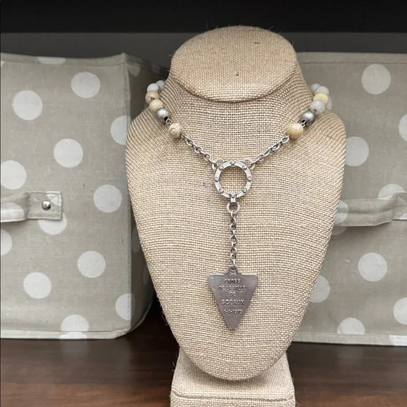 Chic Silver and Cream Pendant Necklace